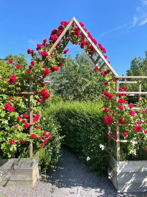 Villa Laengtan Marielund à Uppsala Extérieur photo